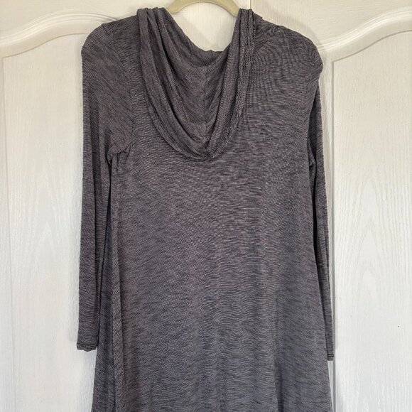 Flattering Tunic - Picture 2 of 3